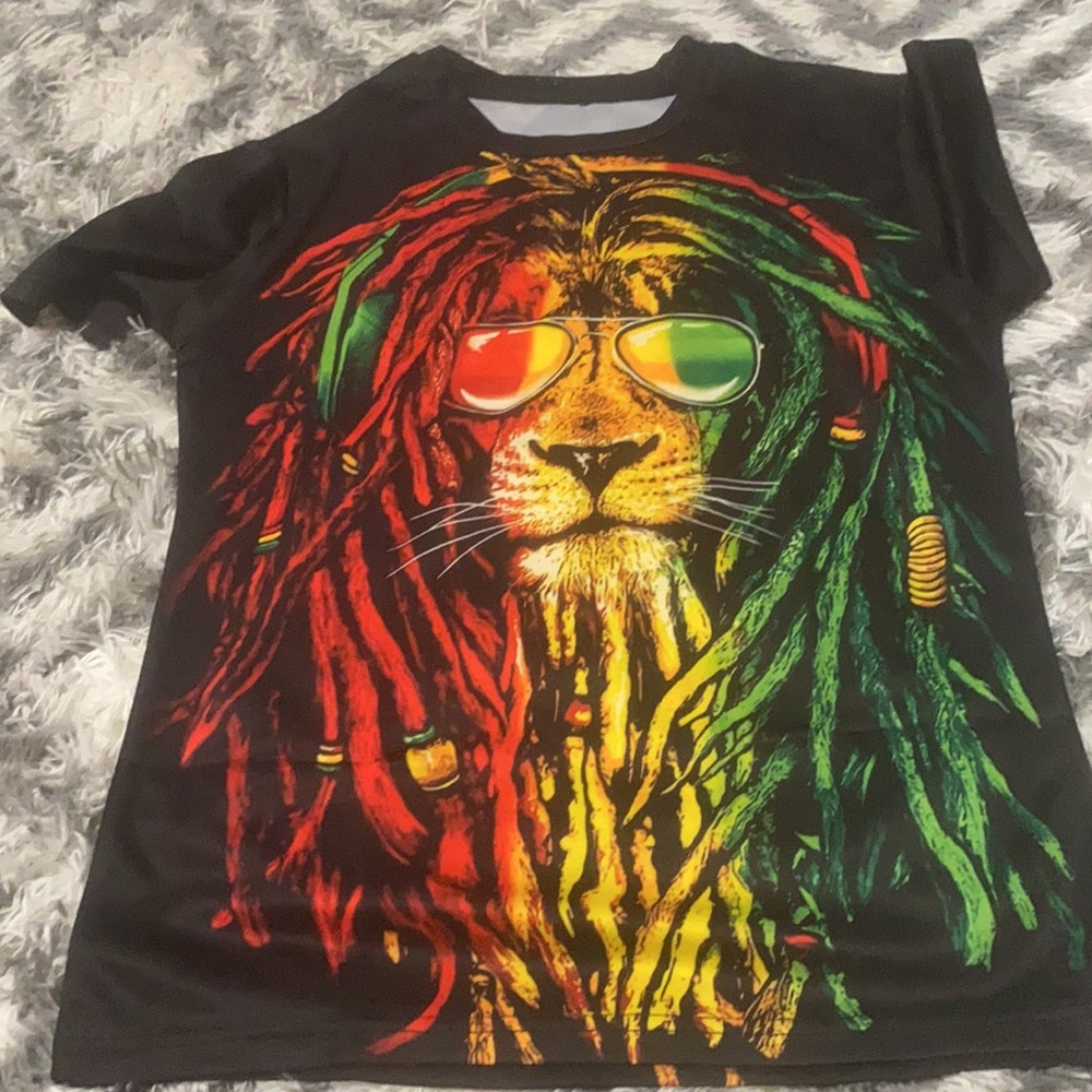 Shirts - Picture 3 of 4